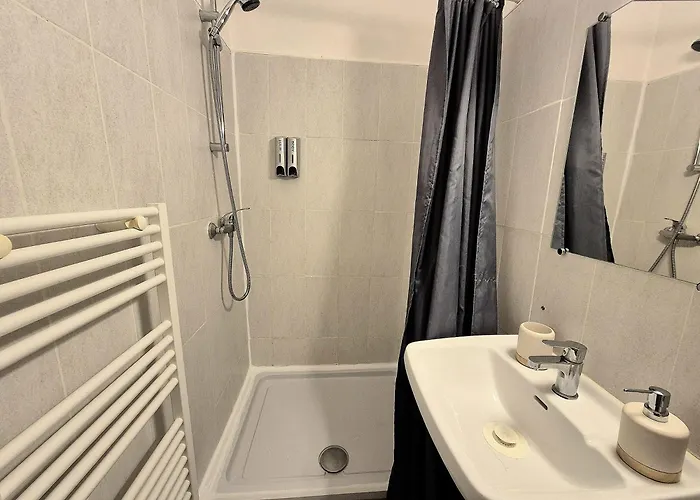 Le Cocon-t2-proche Du Centre-wifi *